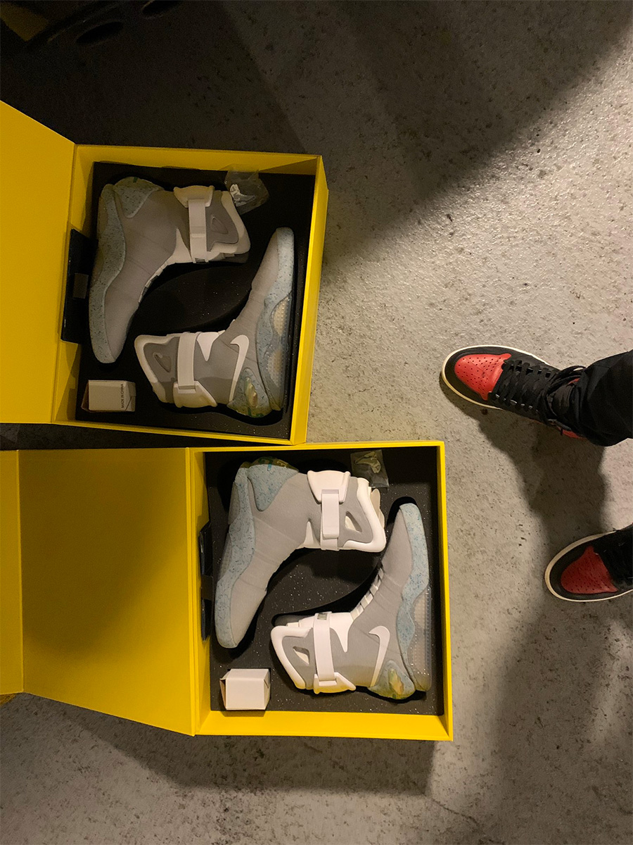 Mag,Nike 這才叫「球鞋錦鯉」吧!有人居然撿到了六雙 Nike Mag! Mag,Nike 這才叫「球鞋錦鯉」吧!有人居然撿到了六雙 Nike Mag!