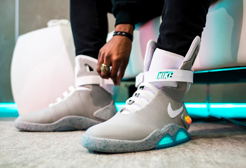 Mag,Nike 這才叫「球鞋錦鯉」吧!有人居然撿到了六雙 Nike Mag! Mag,Nike 這才叫「球鞋錦鯉」吧!有人居然撿到了六雙 Nike Mag!