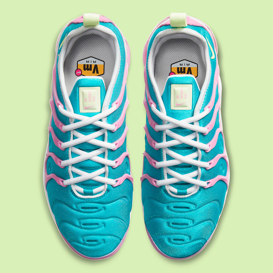 Nike,Air VaporMax Plus,CW7014-  醒目南海岸配色！全新 Air VaporMax Plus 即将发售