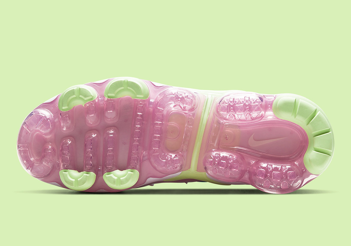 Nike,Air VaporMax Plus,CW7014-  醒目南海岸配色！全新 Air VaporMax Plus 即将发售