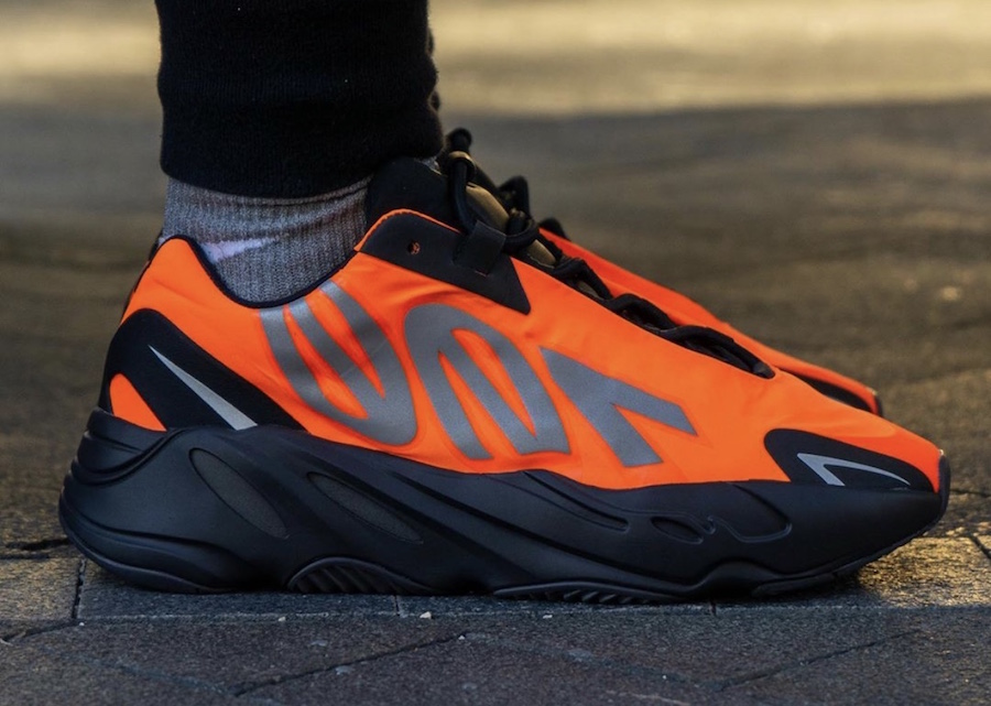 Yeezy Boost 700 MNVN,Orange,FV  Yeezy 700 MNVN 黑橙配色传言将在上海发售！
