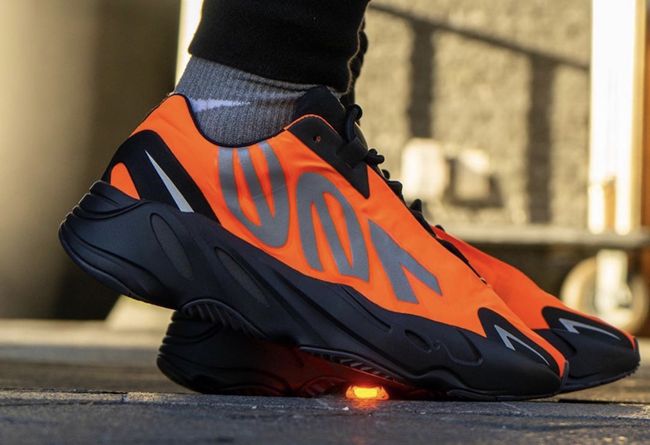 Yeezy Boost 700 MNVN,Orange,FV  Yeezy 700 MNVN 黑橙配色传言将在上海发售！