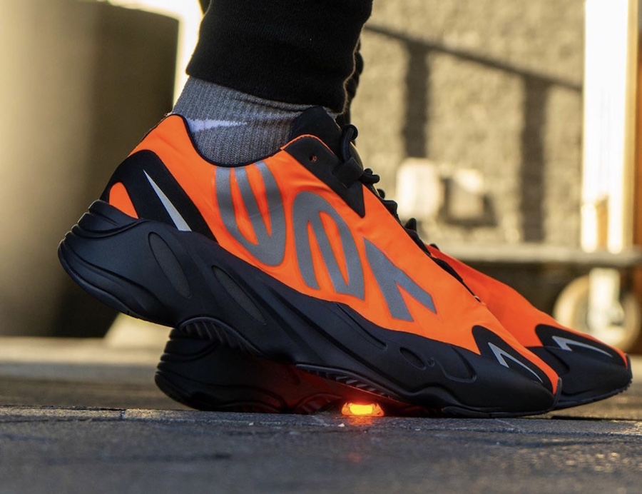 Yeezy Boost 700 MNVN,Orange,FV  Yeezy 700 MNVN 黑橙配色传言将在上海发售！