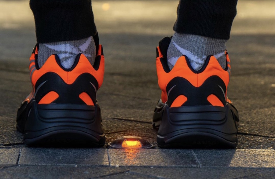 Yeezy Boost 700 MNVN,Orange,FV  Yeezy 700 MNVN 黑橙配色传言将在上海发售！