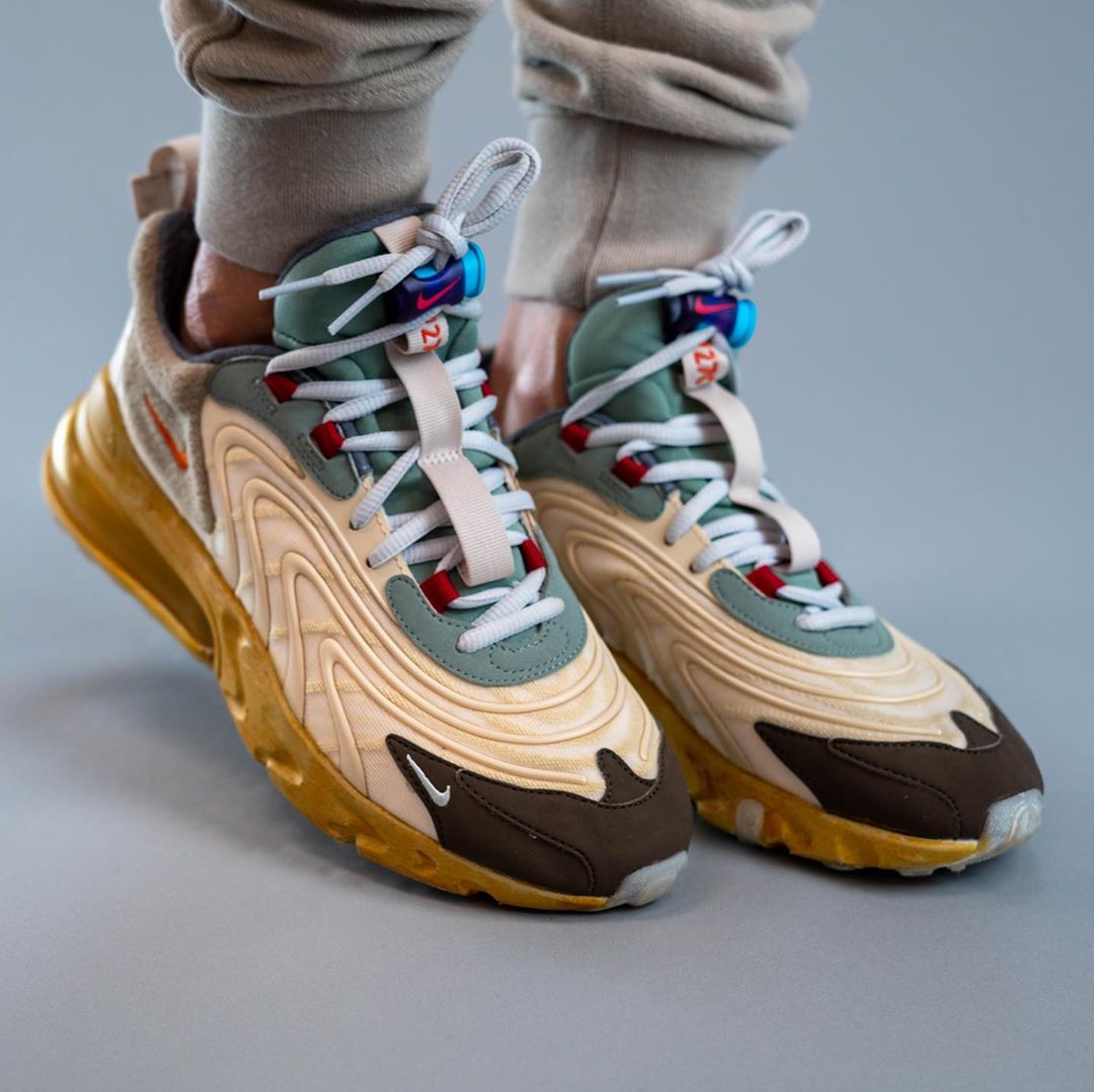Air Max 270,React,Travis Scott  怒获 861.9 万点赞！Travis Scott 女儿上脚全新反勾！酸了...