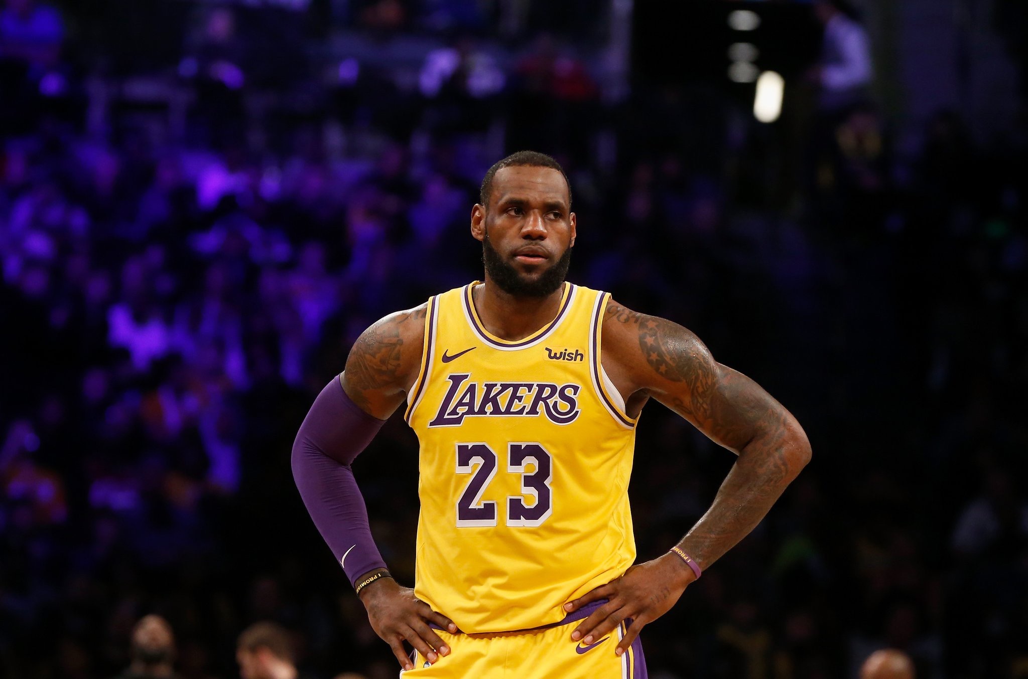 詹姆斯对复出采取谨慎态度，准备以100%的状态回归_虎扑NBA新闻