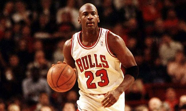 乔丹22年前绝版签名球衣被盗!这号他只穿17场_NBA_新浪竞技风暴_新浪网