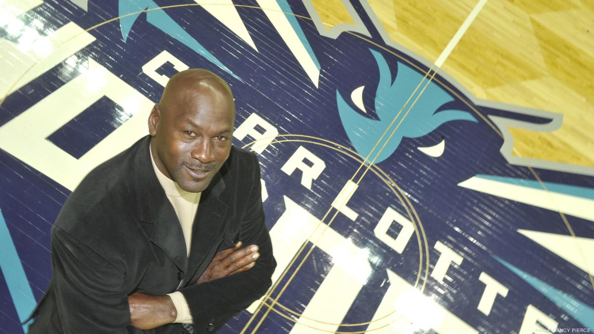 Michael Jordan 'Pretty Sure' He Can Beat the Hornets 1-on-1 (VIDEO ...