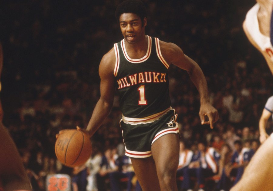 1974年的今天，罗伯特森拿下生涯最后一场三双_虎扑NBA新闻