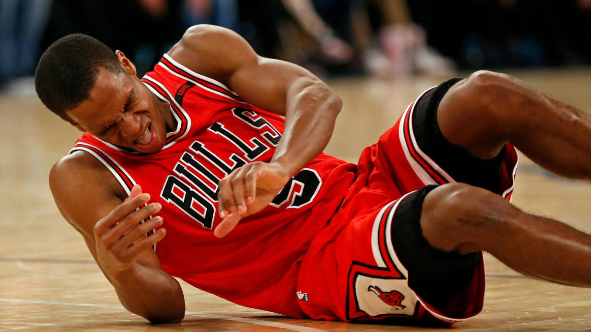 Bulls' Rajon Rondo has 'significant' hand injury, could be done ...