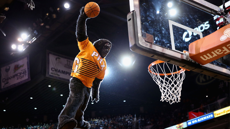 Suns Gorilla Assists on Impressive Dunk | Phoenix Suns