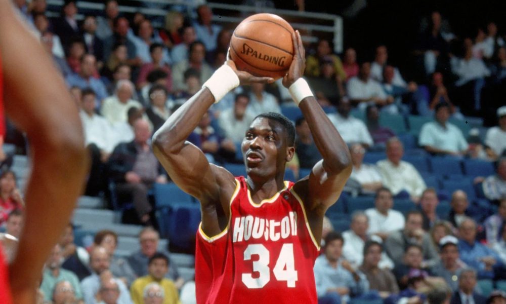 Today in Rockets history: Hakeem Olajuwon duels Dominique Wilkins ...