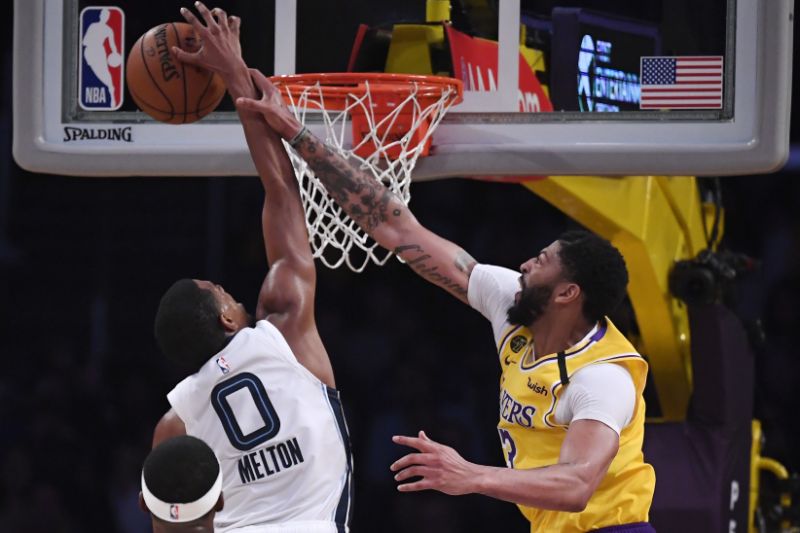 Anthony Davis' big 2nd half leads Lakers past Grizz, 117-105