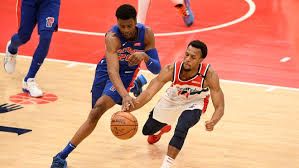 2020-2021赛季NBA季前赛进行中，底特律活塞客场挑战华盛顿奇才，双方打出精彩表现。