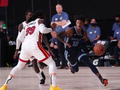 布克10+2+1，薩里奇6+2+1，太陽以25-32落后熱火