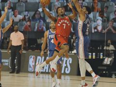 经过三节激烈对决,凯尔特人以76-72领先76人4分