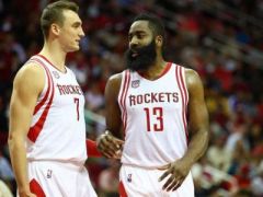 26歲的德克爾離開了NBA賽場，這名火箭舊將的未來路在何方