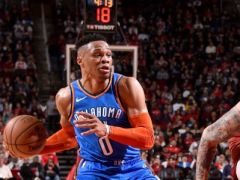 NBA综述:火箭遭26分大逆转,鲁能大叔伤退绿军溃败