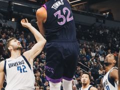 獨行俠VS馬刺：獨行俠半場暫時以53-60落后馬刺7分