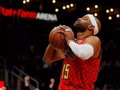 經(jīng)歷了NBA22年的文斯-卡特，生涯第一球和最后一球都穩(wěn)穩(wěn)命中