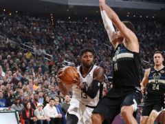 雄鹿28分狂勝快船！字母哥27＋11打爆卡椒雙巨，東決大仇終得報(bào)