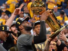 詹姆斯经典比赛：“Cleveland.,This is for you.”