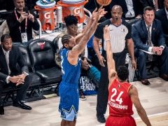 NBA历史上首位“科比杯”获得者 2020年全明星赛科怀-莱昂纳德的高清图片