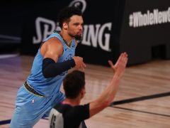 NBA常規(guī)賽灰熊主場迎戰(zhàn)雄鹿，首節(jié)結(jié)束灰熊領(lǐng)先1分