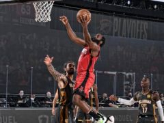 雷霆戰(zhàn)勝火箭，保羅28+7+3，哈登32+8+7