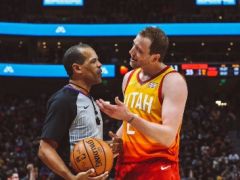 半场战报:利拉德14+5+3特纳8分,开拓者44-51落后爵士7分