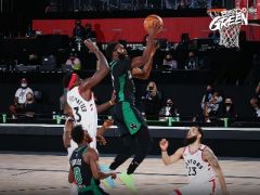 经过三节激烈对决,凯尔特人以72-71领先猛龙1分