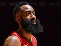 首节还有2分39秒,火箭23-19领先尼克斯,哈登已经19分了!
