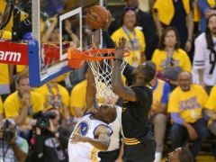詹姆斯经典比赛：“Cleveland.,This is for you.”