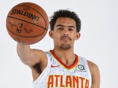 NBA常規(guī)賽老鷹VS魔術(shù)，半場比賽結(jié)束老鷹52-50領(lǐng)先魔術(shù)2分