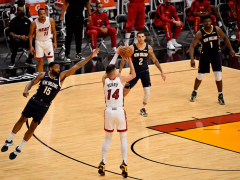 NBA季前赛热火vs鹈鹕精彩图片，锡安带队暴打东部冠军！