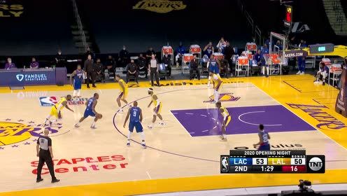 【NBA集锦】三十有六的老汉依旧能飞 詹姆斯长驱直入单臂劈扣