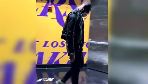【NBA集锦】卫冕的决心!詹姆斯提前3个多小时来到球场