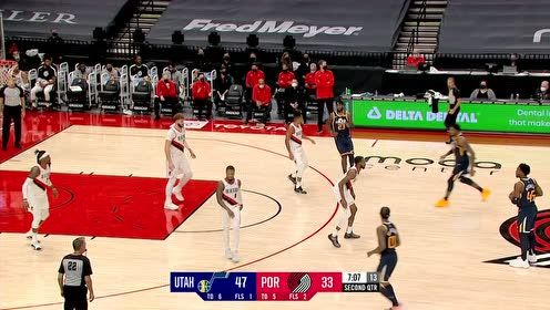 【NBA集锦】米切尔无惧努尔基奇封盖 高难度滑翔抛投轻取2分