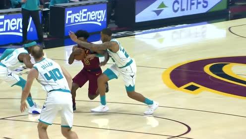 【NBA集錦】這恐怖核心力量！ 賽托克頓無懼拉拽強(qiáng)硬2+1