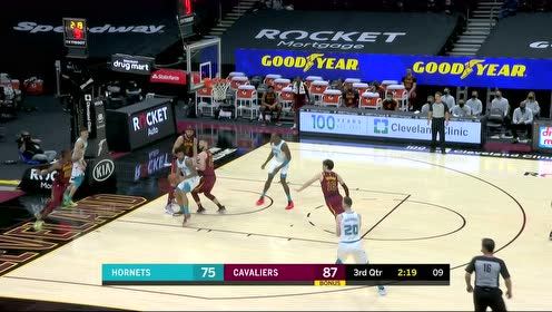 【NBA集錦】麥基歡迎三球來到NBA送大帽  海沃德立即命中三分替小弟出頭