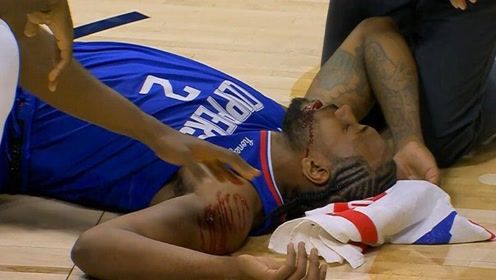 【NBA集錦】慢放中臉都變形！小卡慘遭伊巴卡鐵肘血灑球場(chǎng)