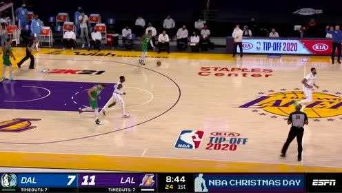 【NBA集錦】中軸大腦加核心 詹姆斯這個助攻讓波普投的太舒服了