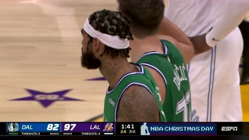 【NBA集錦】前滾翻接鯉魚打挺 哈雷爾被犯規(guī)拉倒后活力滿滿