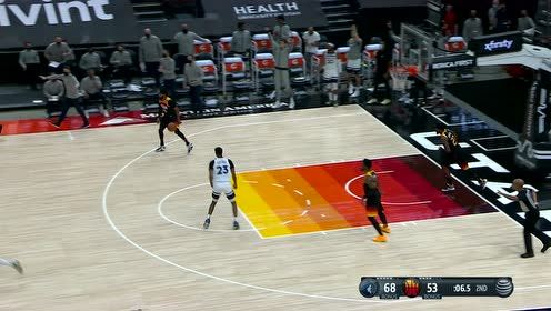 【NBA集錦】拉塞爾實(shí)力控場 壓時間突然三分出手穩(wěn)穩(wěn)命中