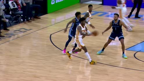 【NBA集錦】特雷-楊直塞籃下 科林斯接球雙手掛筐重扣