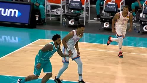 【NBA集錦】驚現(xiàn)歐文式腳步！貝茲利閃身過(guò)人撞板拿分