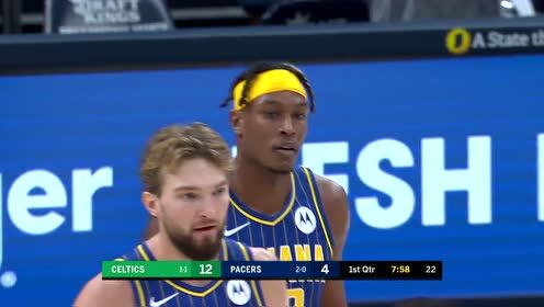 【NBA集锦】萨博尼斯夹缝送妙传 特纳脚踩弹簧一飞冲天轮臂重扣