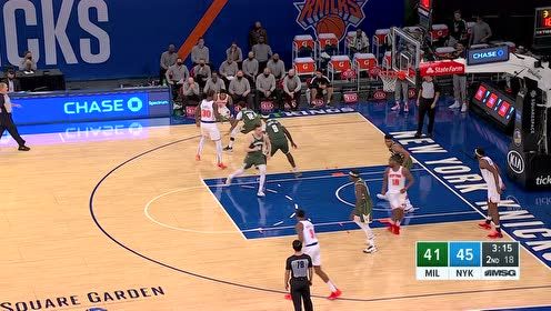 【NBA集錦】字母哥再送搶斷！康諾頓大步流星擊地連線波蒂斯輕松暴扣