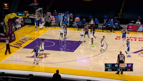 【NBA集錦】驚出一身冷汗！詹姆斯左腳再次險些扭傷