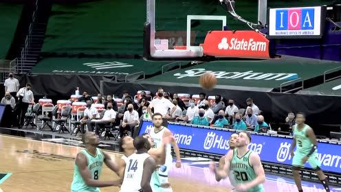 【NBA集錦】輕松寫意！ 三球跳步拋投輕取2分